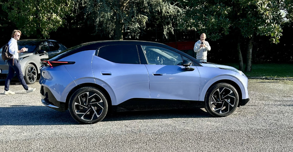 Lynk&co 02